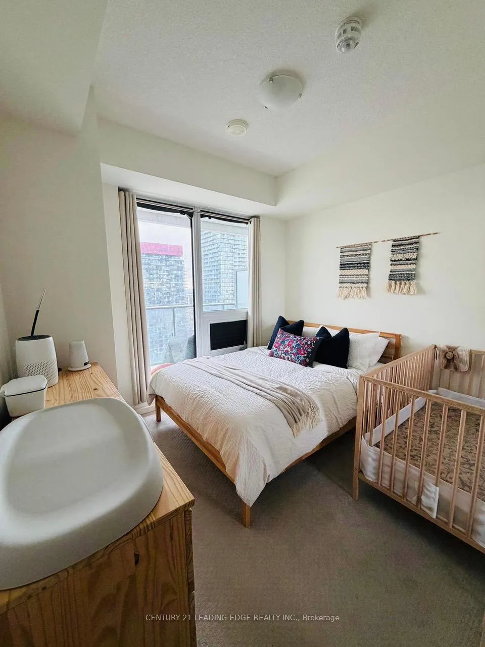 Photo 4 of Unit 2810, 2221 Yonge Street, Toronto, Mount Pleasant West — HOMEH