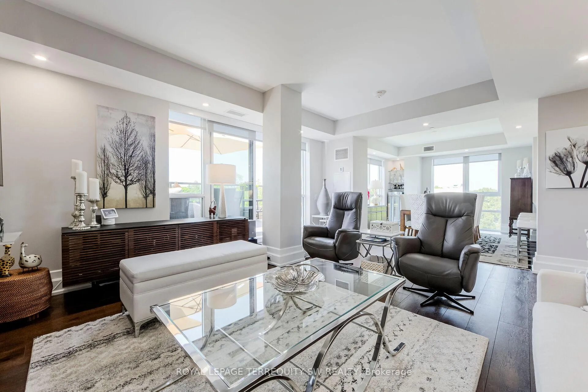Photo 5 of Unit 605, 3 Southvale Drive, Toronto, Leaside — HOMEH