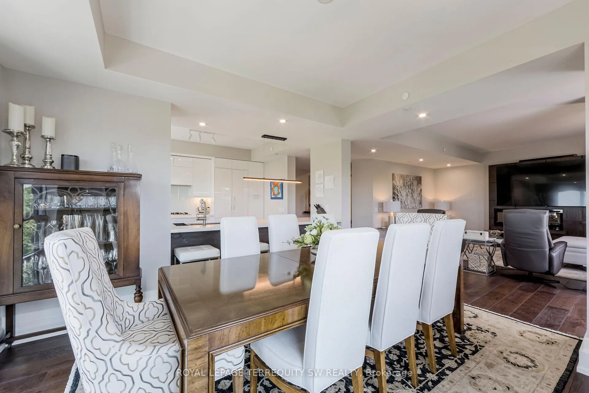 Photo 9 of Unit 605, 3 Southvale Drive, Toronto, Leaside — HOMEH