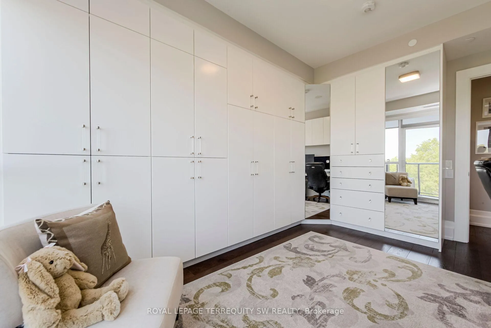 Photo 18 of Unit 605, 3 Southvale Drive, Toronto, Leaside — HOMEH