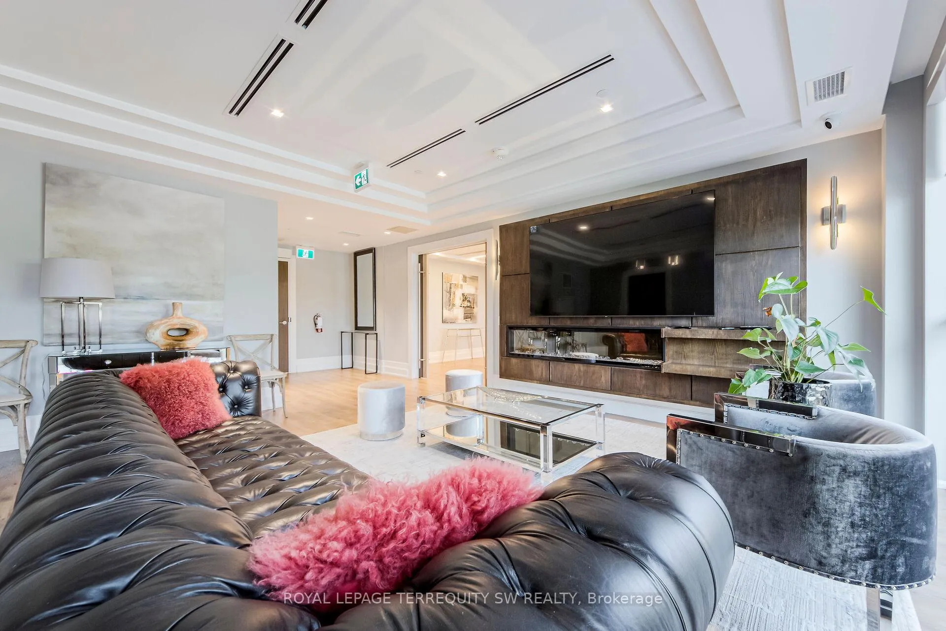 Photo 32 of Unit 605, 3 Southvale Drive, Toronto, Leaside — HOMEH