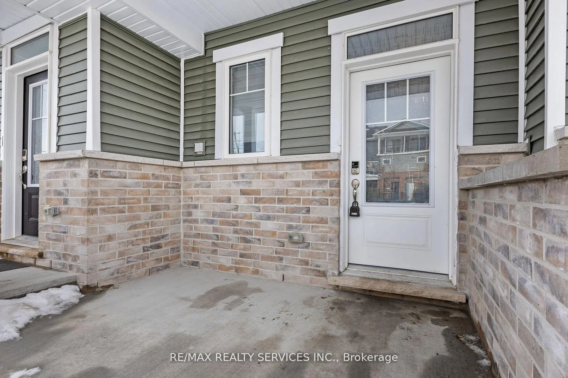 Photo 5 of 724 Rouncey Road, Ottawa, Kanata - Emerald Meadows/Trailwest — HOMEH