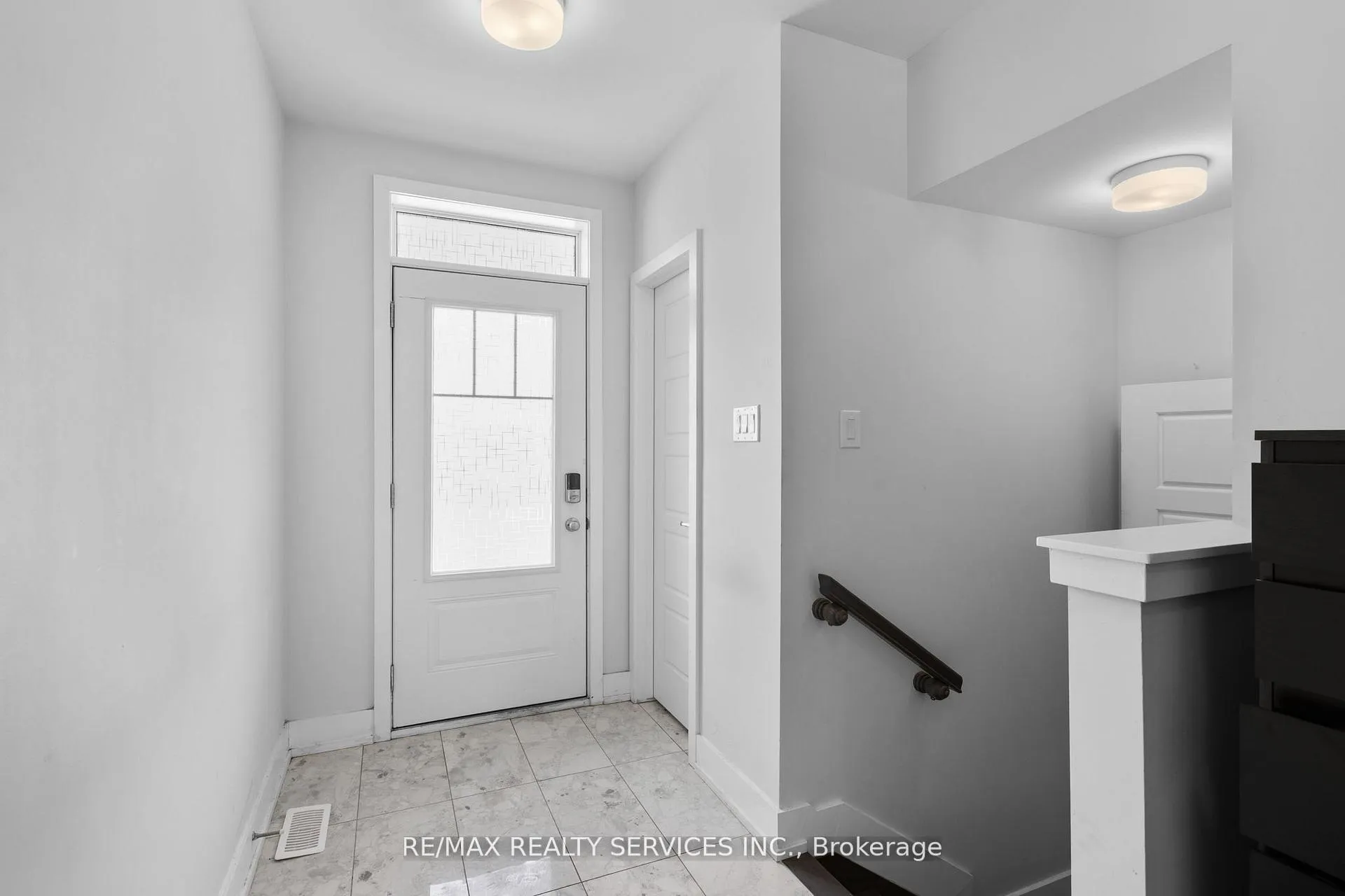 Photo 6 of 724 Rouncey Road, Ottawa, Kanata - Emerald Meadows/Trailwest — HOMEH