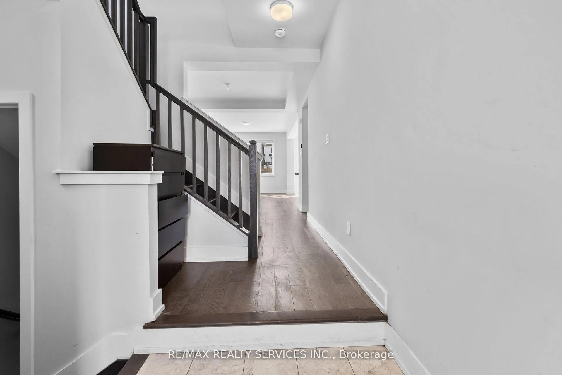 Photo 7 of 724 Rouncey Road, Ottawa, Kanata - Emerald Meadows/Trailwest — HOMEH