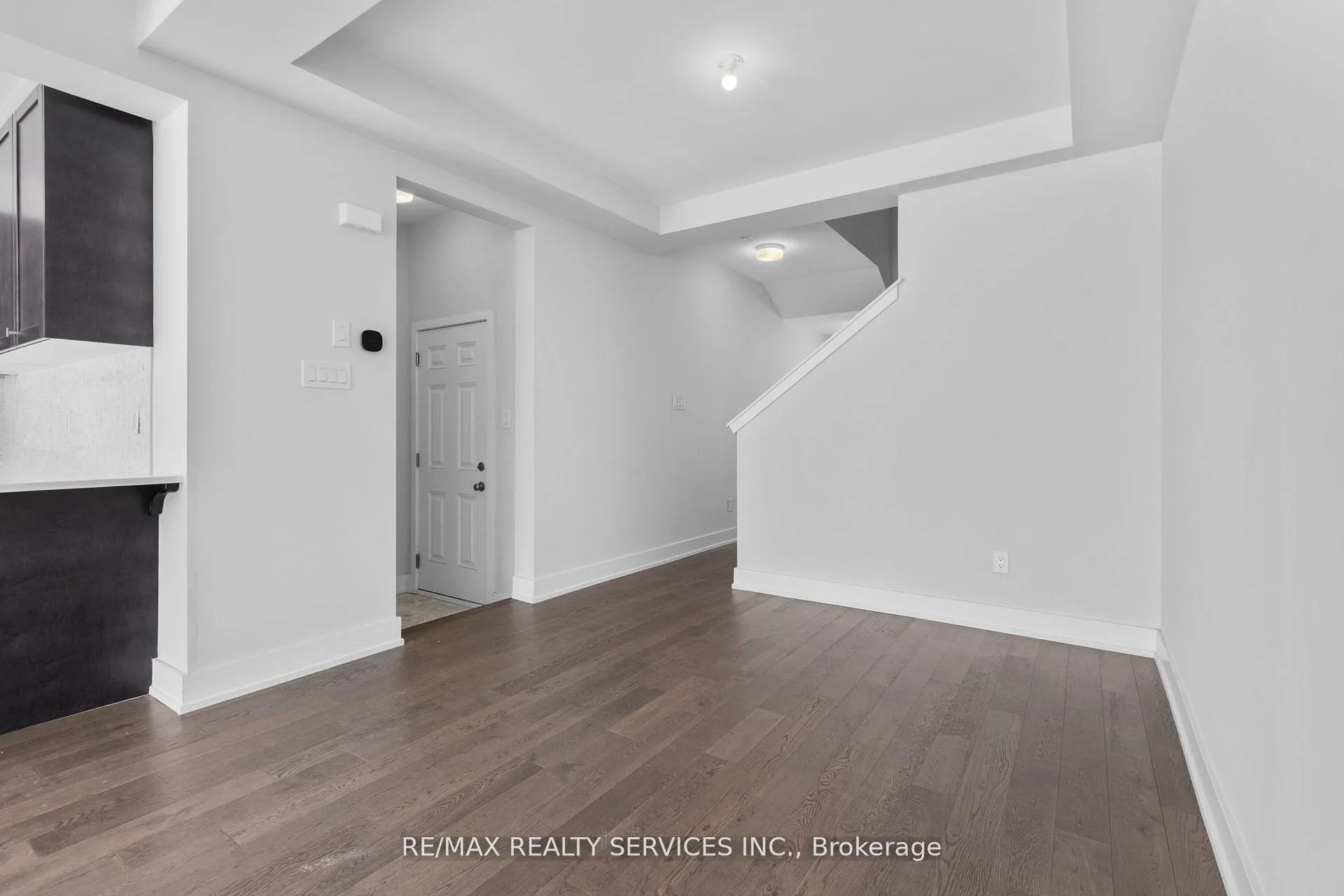 Photo 8 of 724 Rouncey Road, Ottawa, Kanata - Emerald Meadows/Trailwest — HOMEH