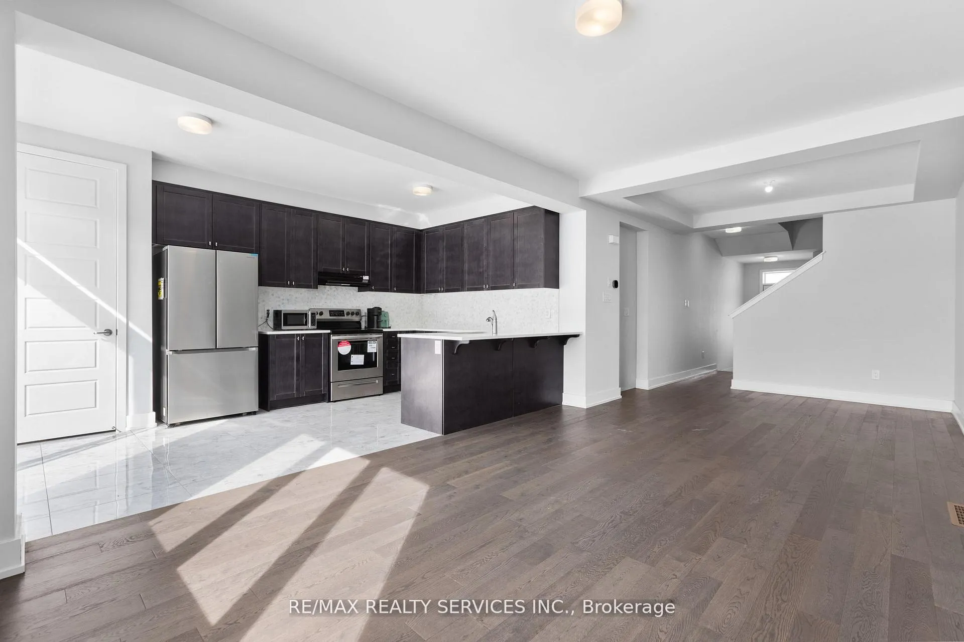 Photo 10 of 724 Rouncey Road, Ottawa, Kanata - Emerald Meadows/Trailwest — HOMEH
