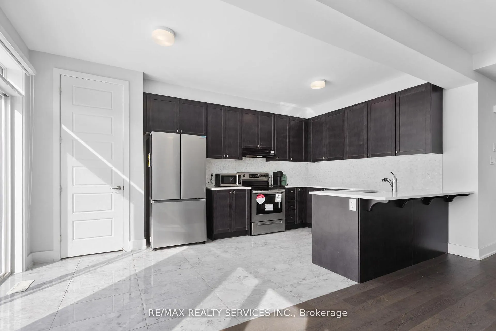 Photo 12 of 724 Rouncey Road, Ottawa, Kanata - Emerald Meadows/Trailwest — HOMEH