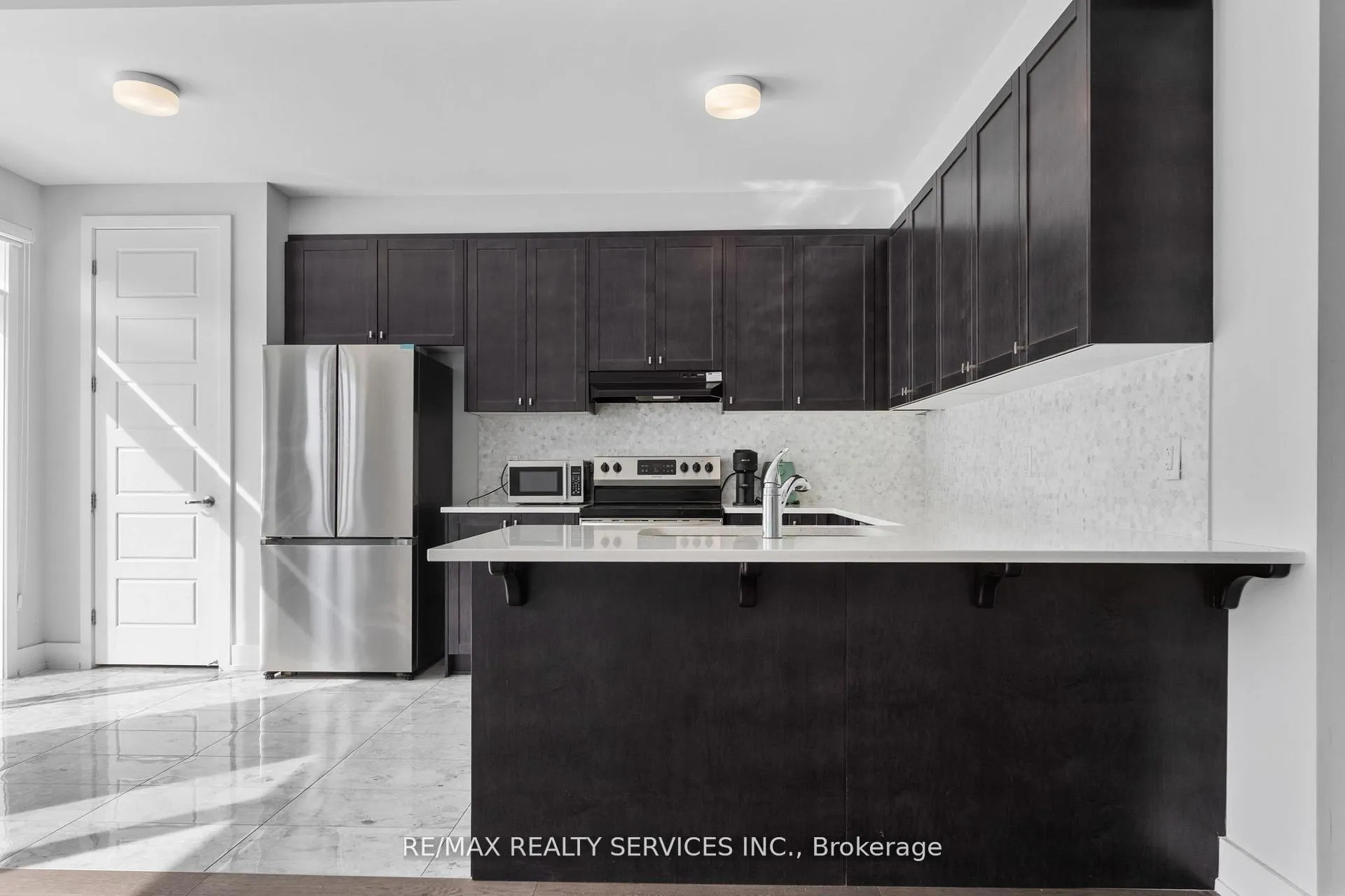 Photo 13 of 724 Rouncey Road, Ottawa, Kanata - Emerald Meadows/Trailwest — HOMEH