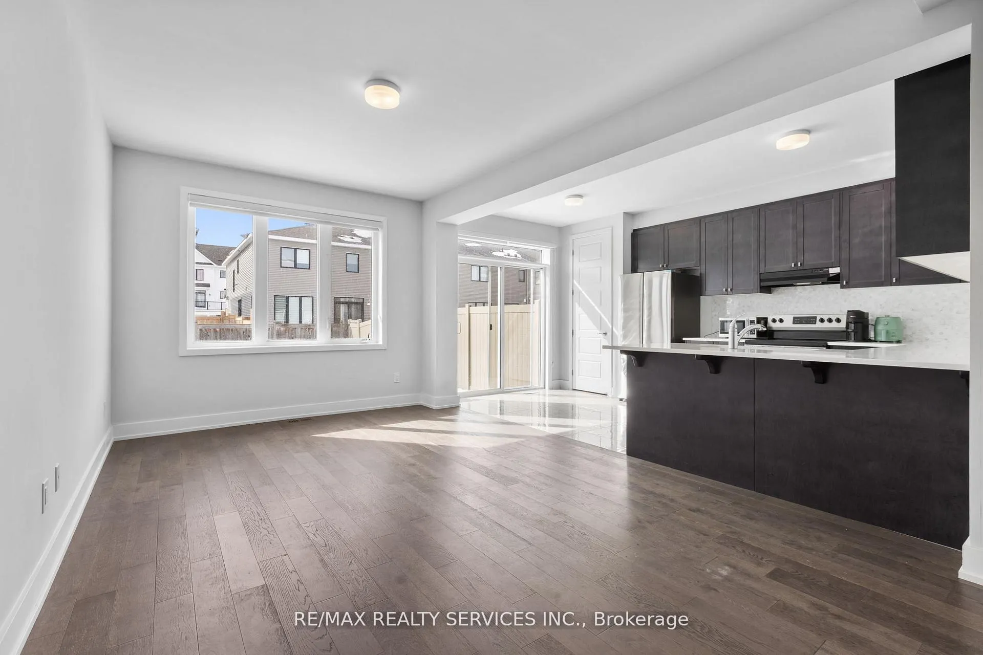 Photo 14 of 724 Rouncey Road, Ottawa, Kanata - Emerald Meadows/Trailwest — HOMEH