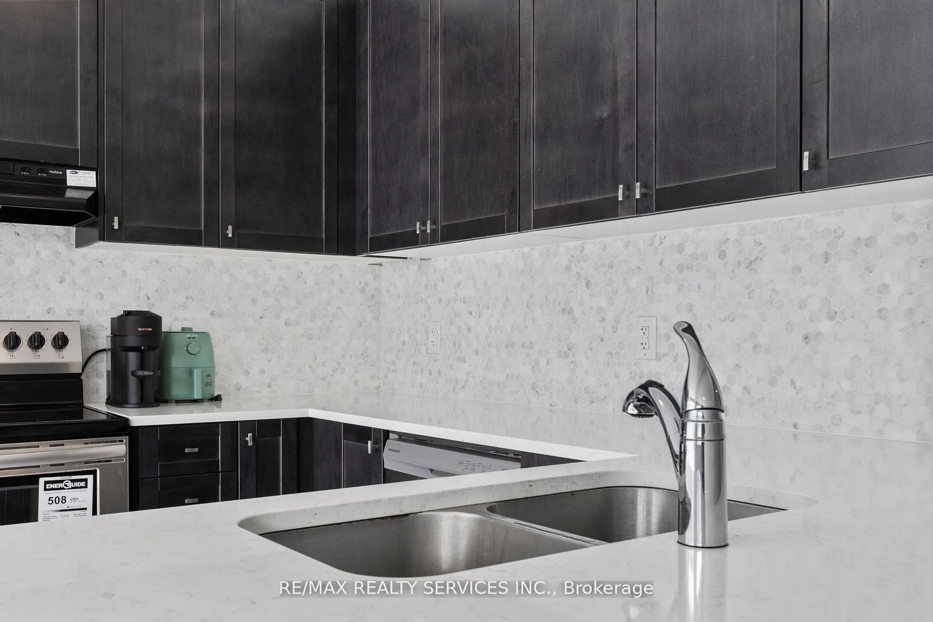 Photo 15 of 724 Rouncey Road, Ottawa, Kanata - Emerald Meadows/Trailwest — HOMEH