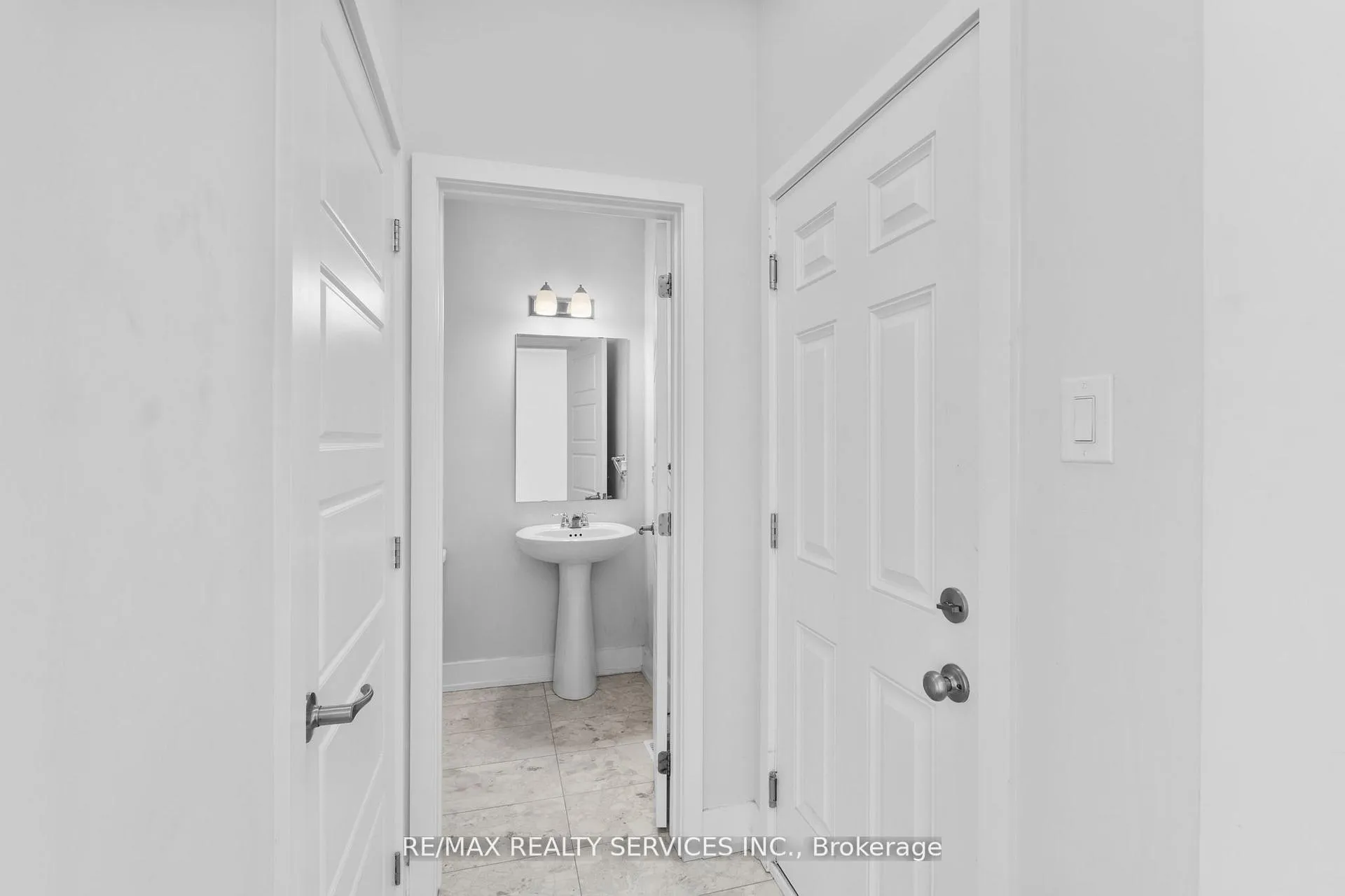 Photo 19 of 724 Rouncey Road, Ottawa, Kanata - Emerald Meadows/Trailwest — HOMEH