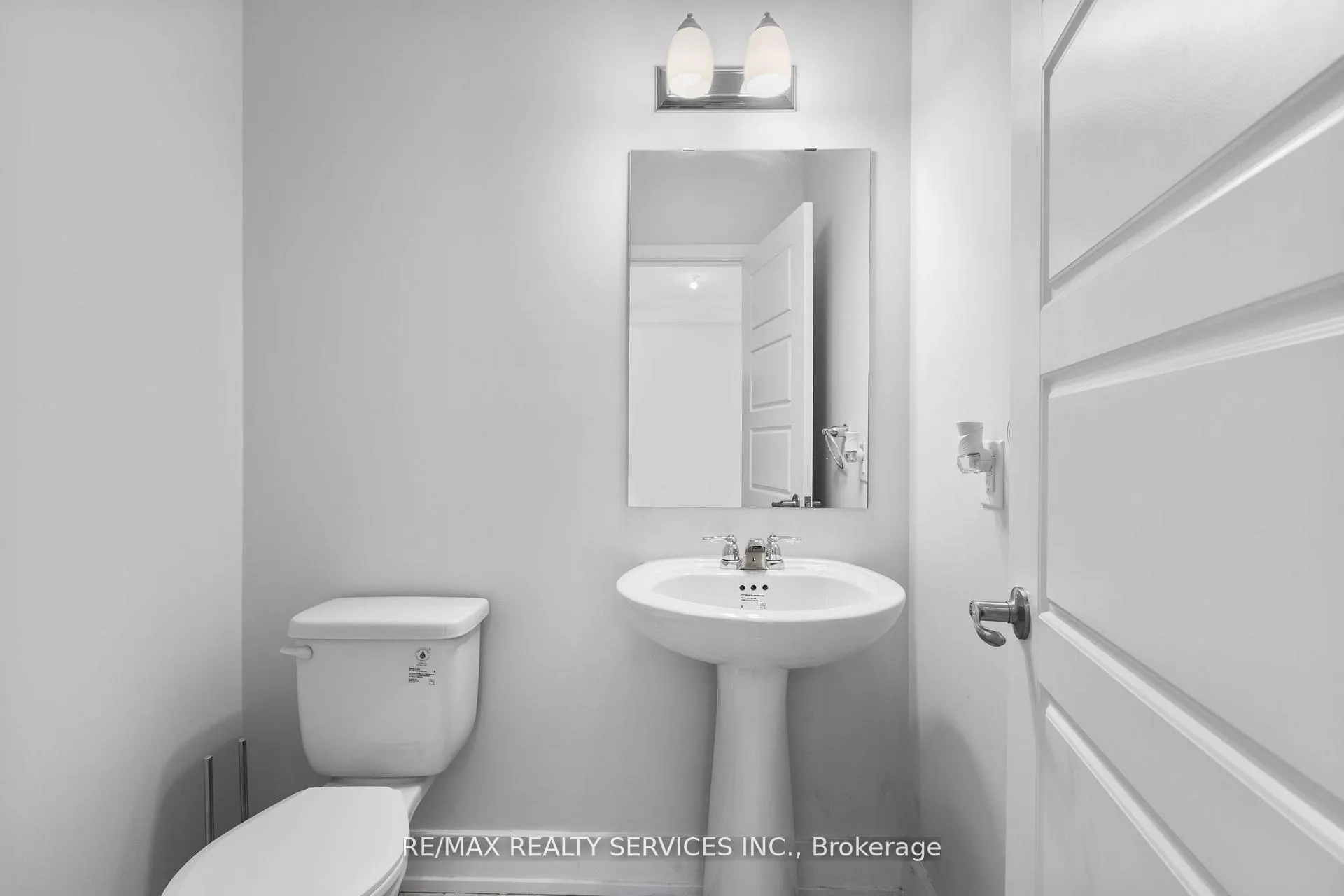 Photo 20 of 724 Rouncey Road, Ottawa, Kanata - Emerald Meadows/Trailwest — HOMEH