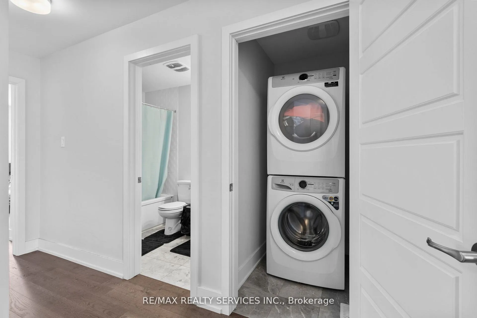 Photo 30 of 724 Rouncey Road, Ottawa, Kanata - Emerald Meadows/Trailwest — HOMEH