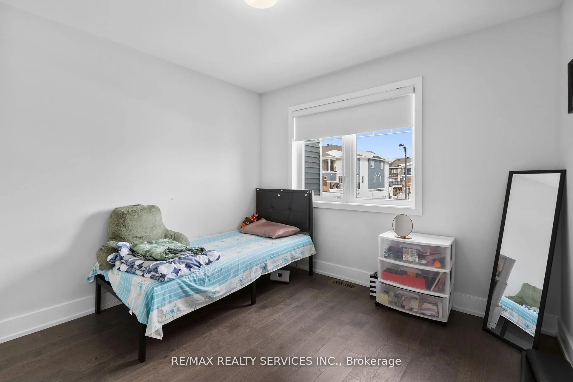 Photo 31 of 724 Rouncey Road, Ottawa, Kanata - Emerald Meadows/Trailwest — HOMEH