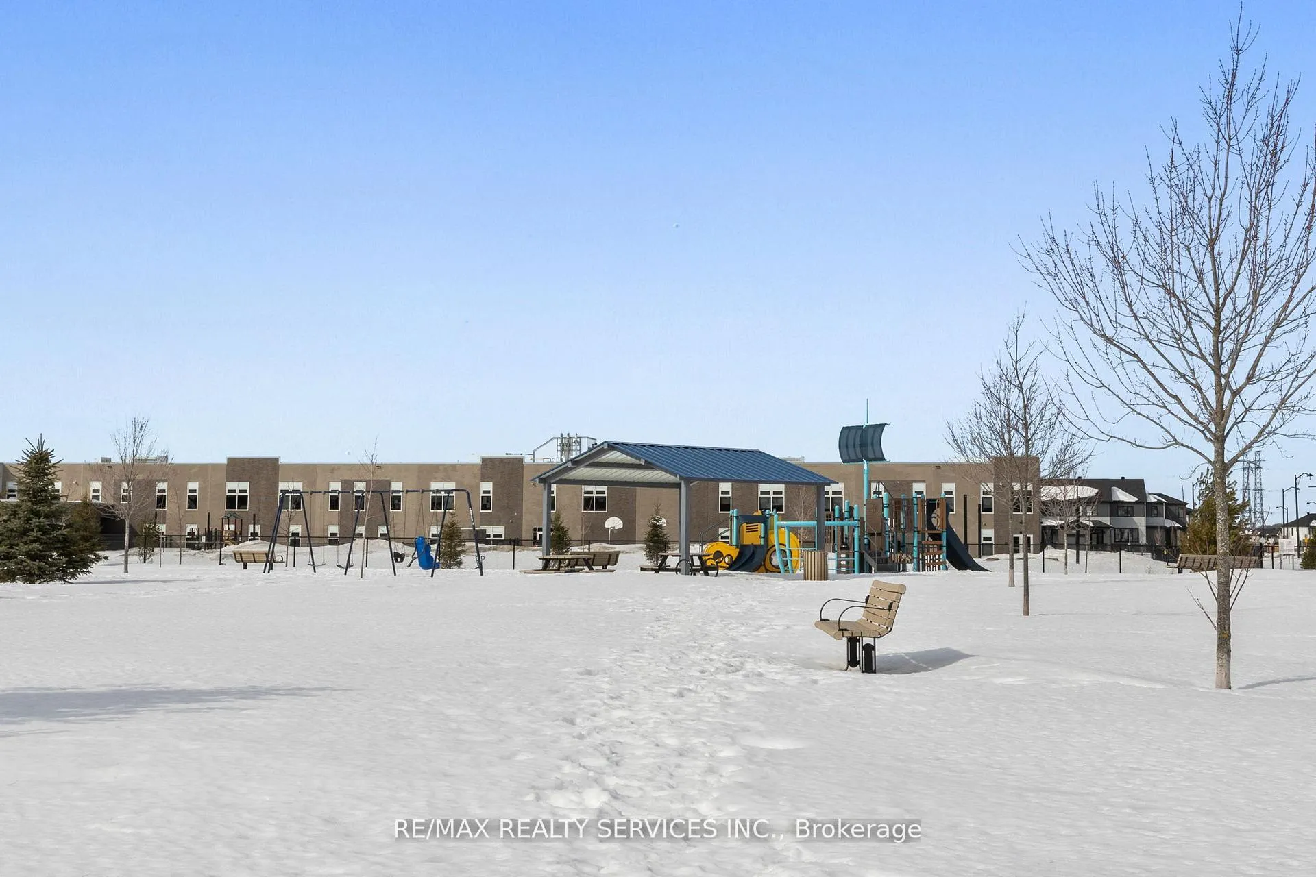 Photo 37 of 724 Rouncey Road, Ottawa, Kanata - Emerald Meadows/Trailwest — HOMEH