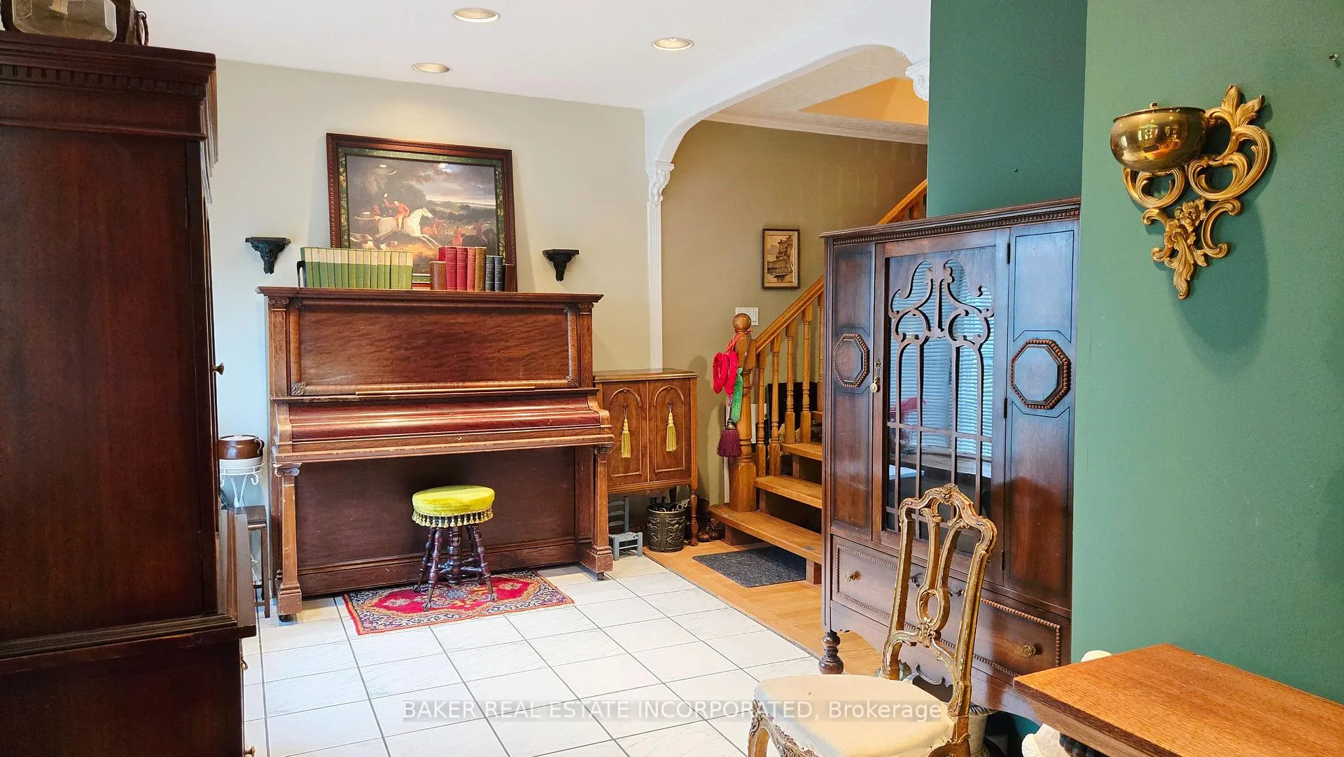 Photo 5 of 83 Lambton Avenue, Toronto, Rockcliffe-Smythe — HOMEH