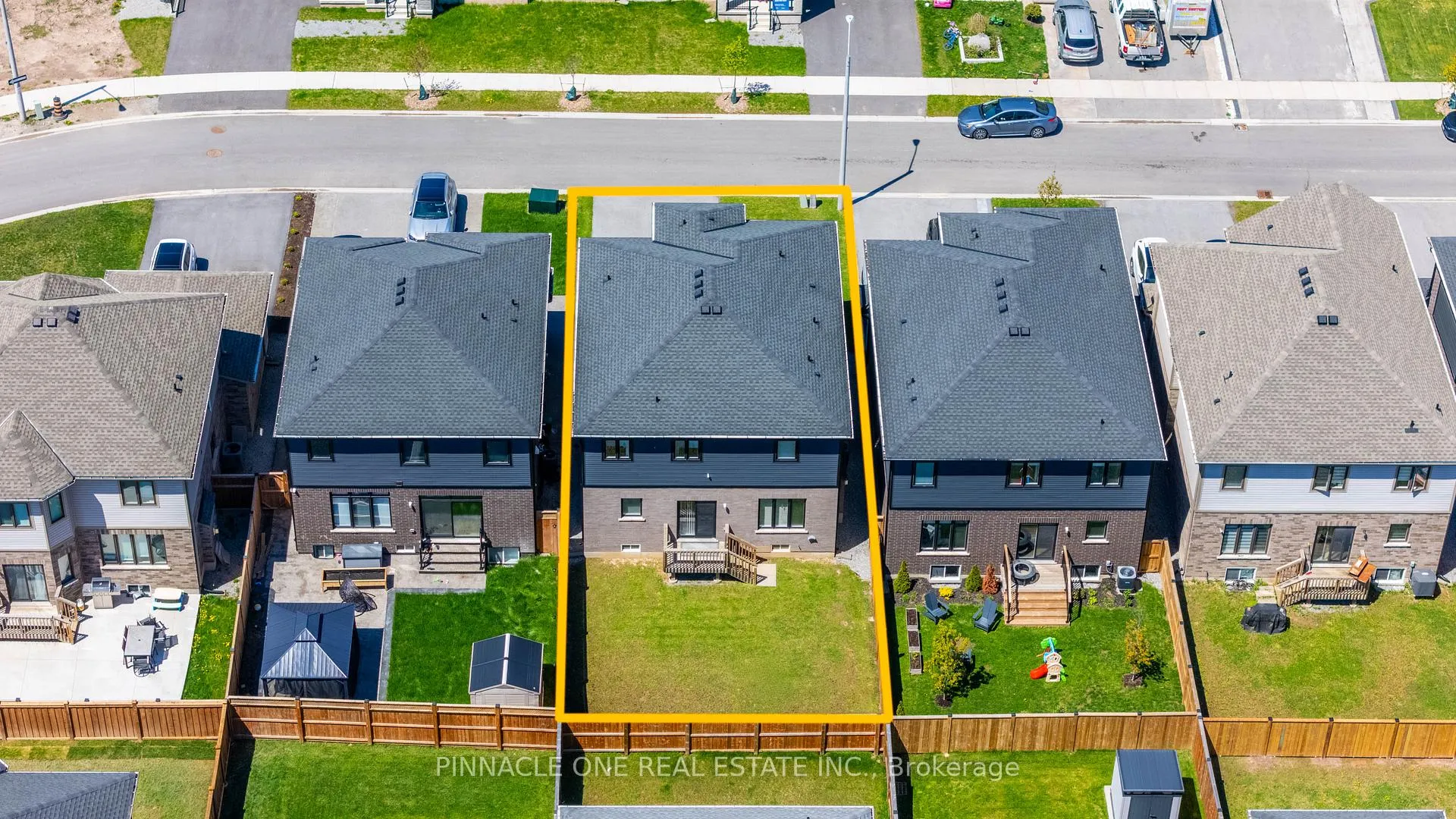 Photo 3 of 232 Midland Place, Welland, Hwy 406/Welland — HOMEH