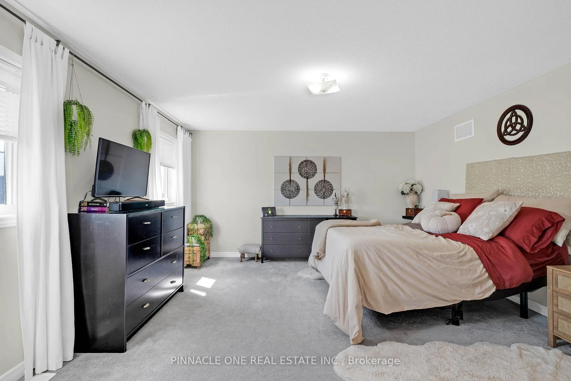 Photo 32 of 232 Midland Place, Welland, Hwy 406/Welland — HOMEH