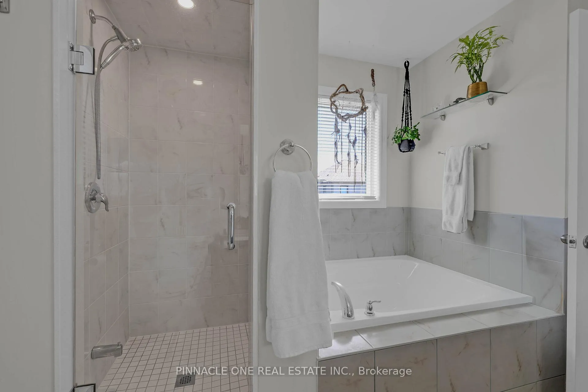 Photo 35 of 232 Midland Place, Welland, Hwy 406/Welland — HOMEH