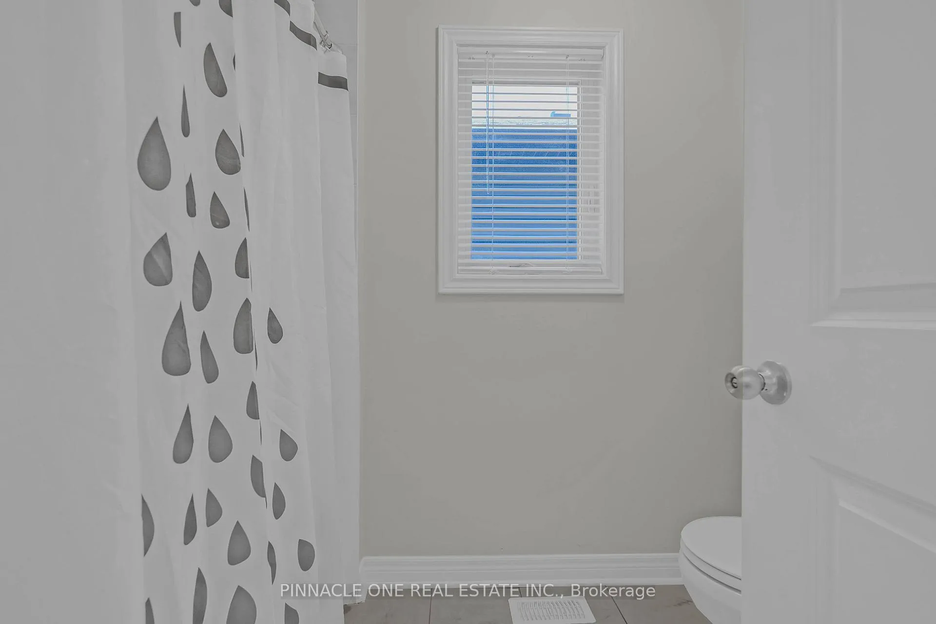 Photo 42 of 232 Midland Place, Welland, Hwy 406/Welland — HOMEH