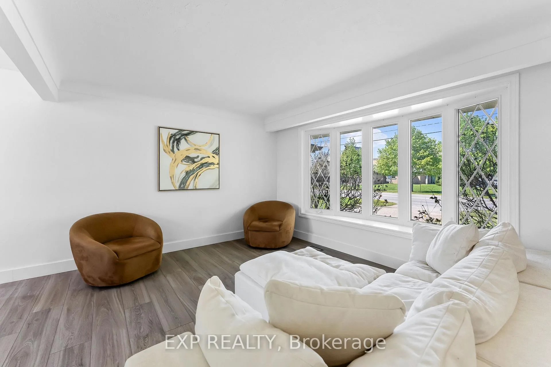 Photo 6 of 554 Lake Street, St. Catharines, Lakeport — HOMEH
