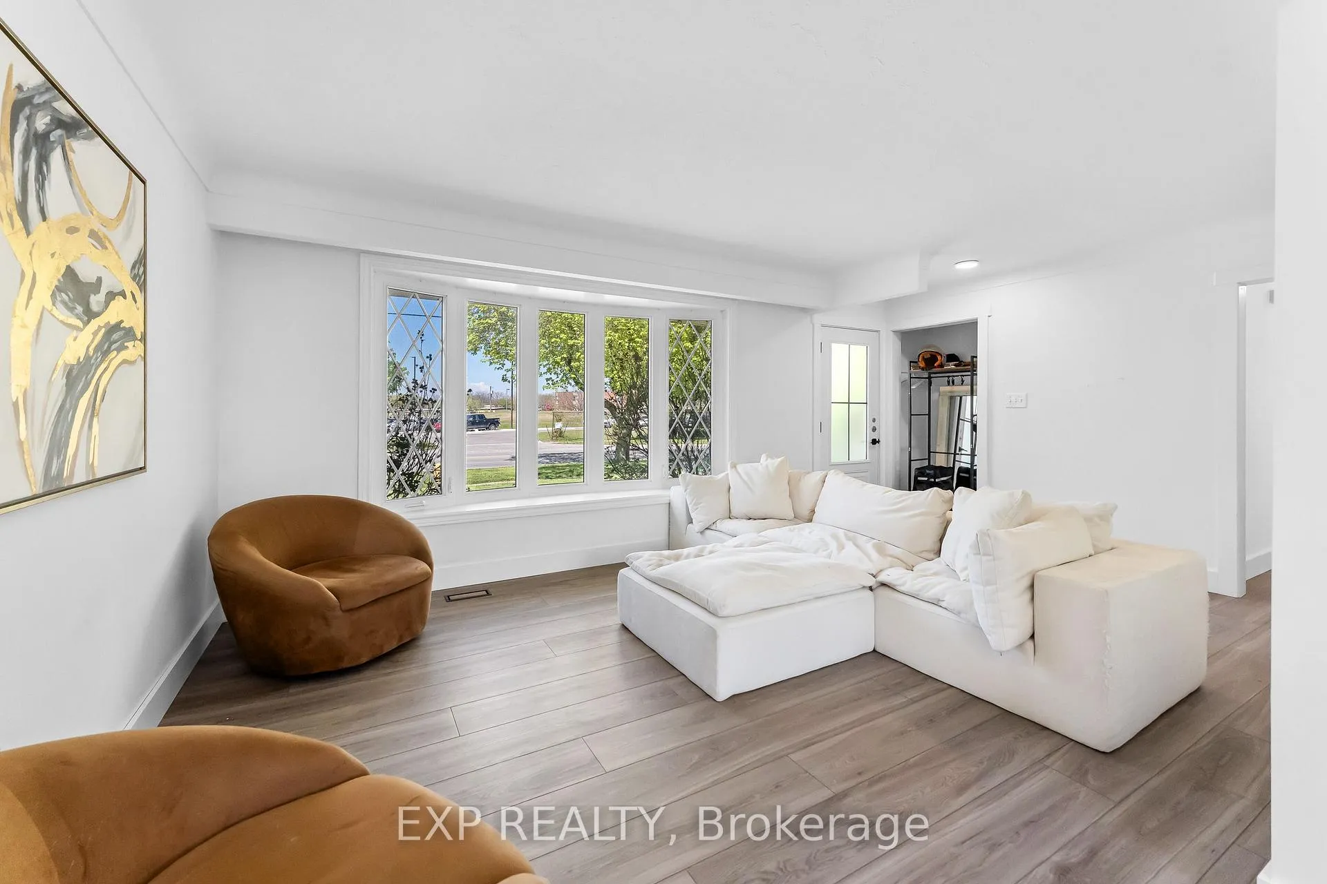 Photo 7 of 554 Lake Street, St. Catharines, Lakeport — HOMEH