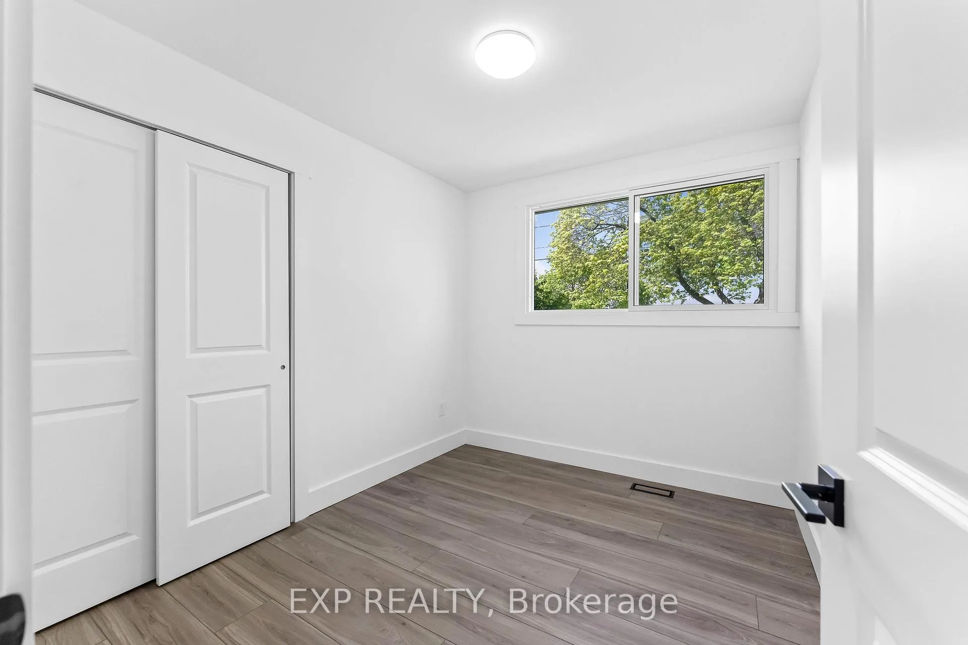 Photo 17 of 554 Lake Street, St. Catharines, Lakeport — HOMEH