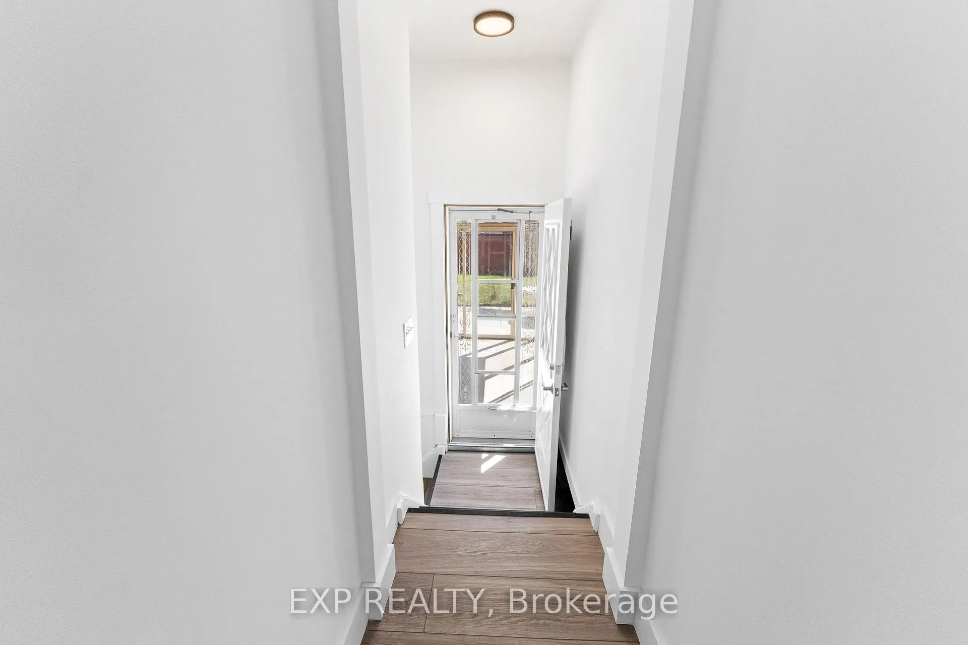 Photo 32 of 554 Lake Street, St. Catharines, Lakeport — HOMEH