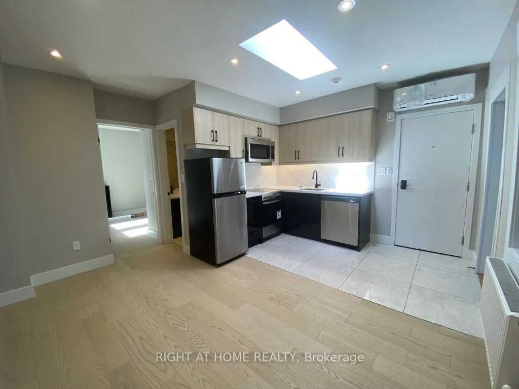 Front of Unit 3B, 411 Roncesvalles Avenue