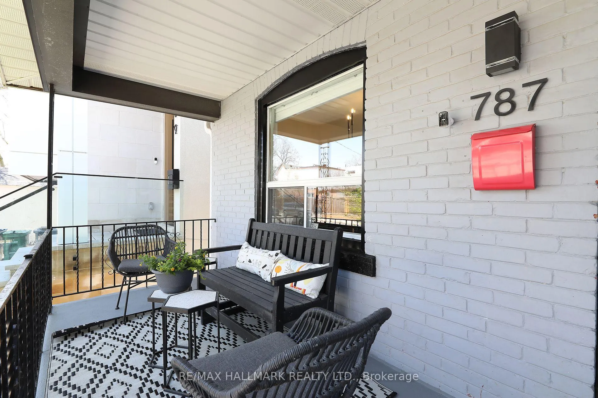 Photo 3 of 787 Sammon Avenue, Toronto, Danforth Village-East York — HOMEH
