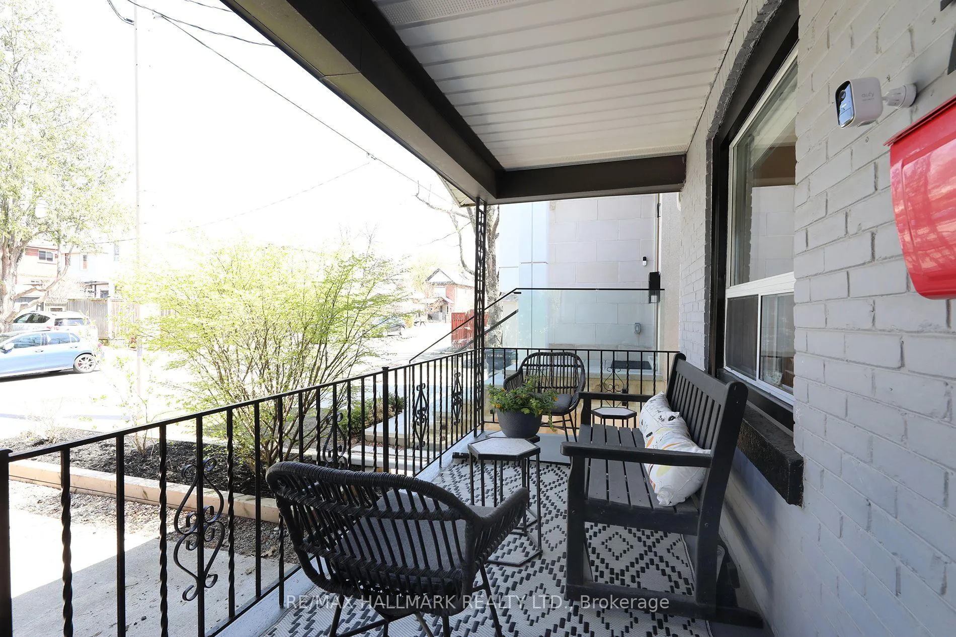 Photo 4 of 787 Sammon Avenue, Toronto, Danforth Village-East York — HOMEH