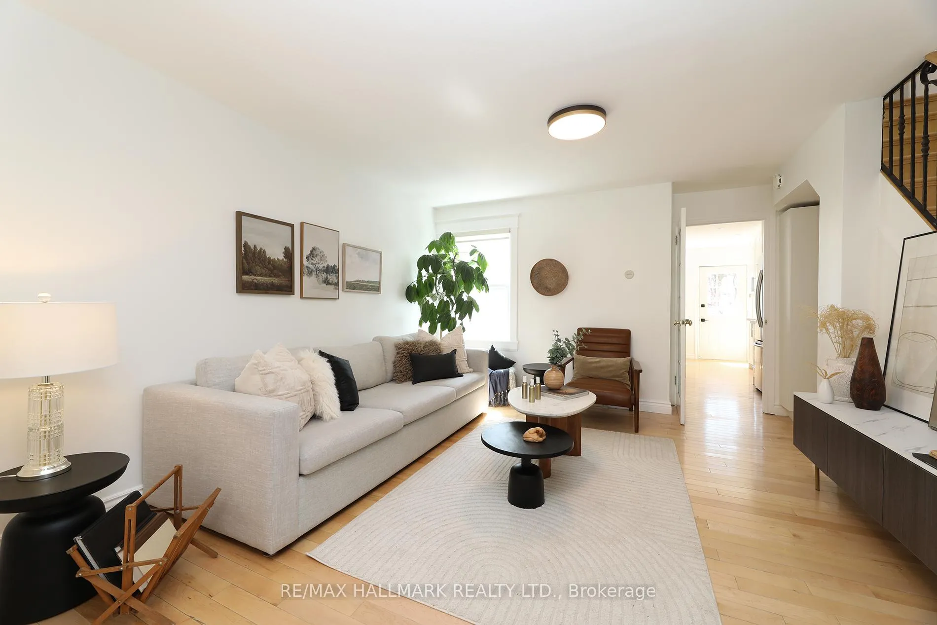 Photo 8 of 787 Sammon Avenue, Toronto, Danforth Village-East York — HOMEH