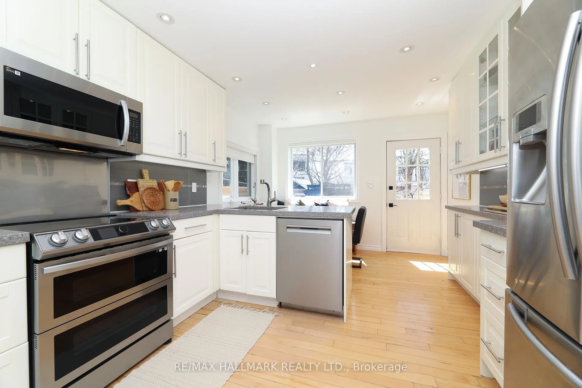 Photo 14 of 787 Sammon Avenue, Toronto, Danforth Village-East York — HOMEH