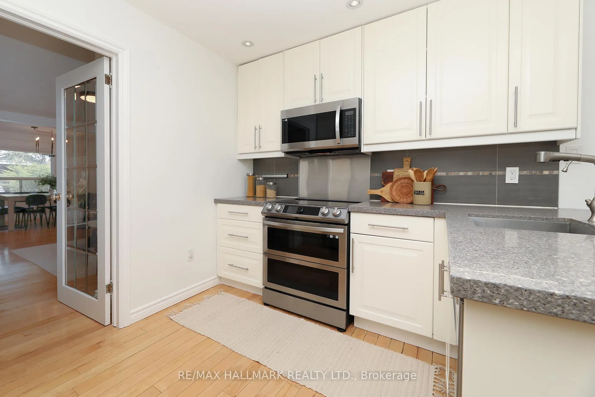 Photo 16 of 787 Sammon Avenue, Toronto, Danforth Village-East York — HOMEH