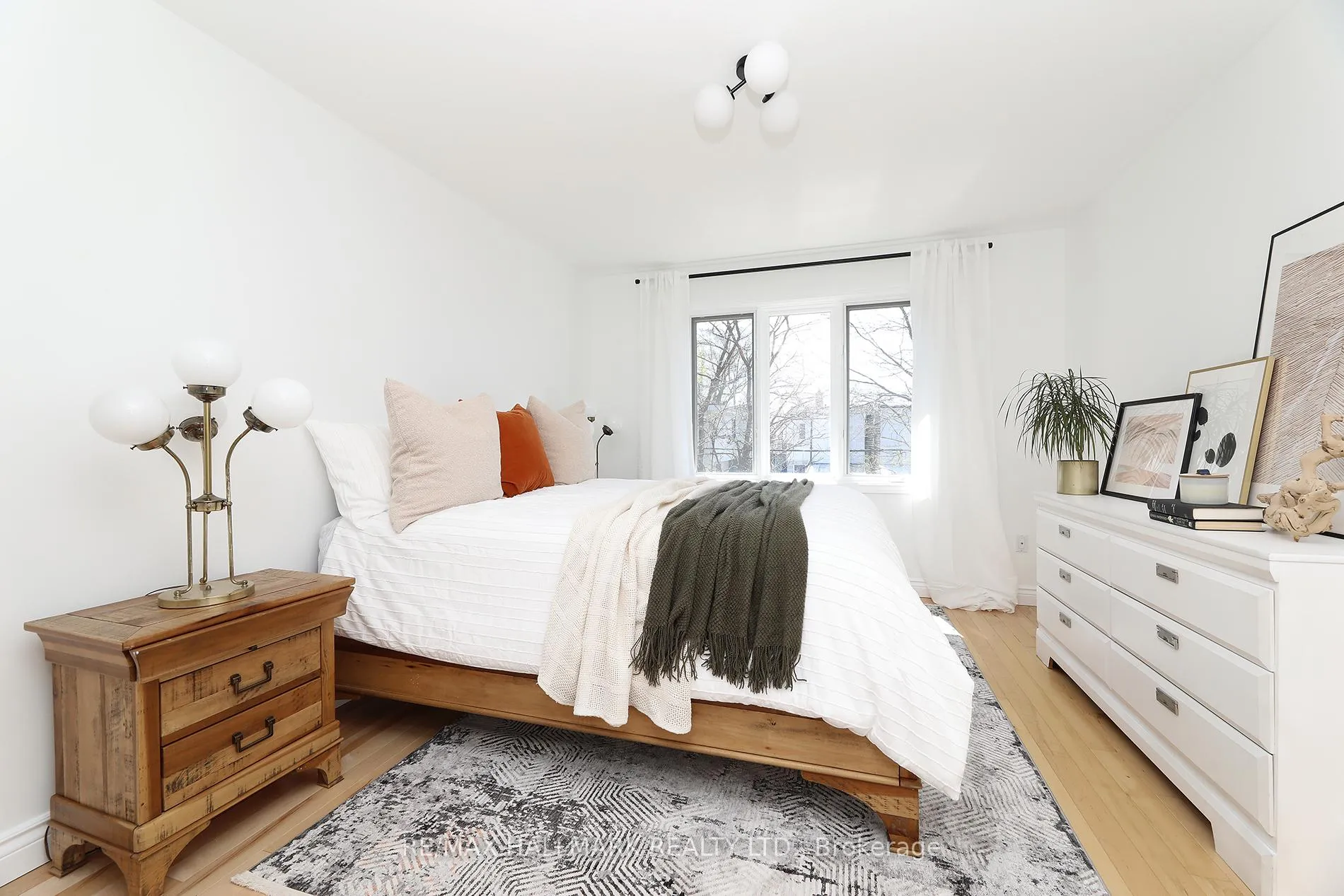 Photo 21 of 787 Sammon Avenue, Toronto, Danforth Village-East York — HOMEH