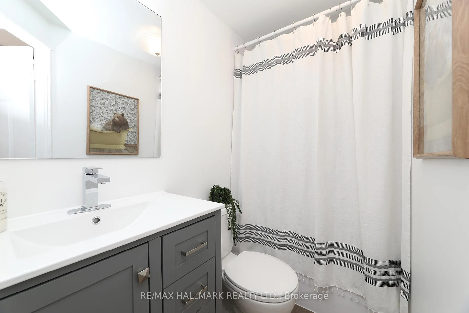 Photo 24 of 787 Sammon Avenue, Toronto, Danforth Village-East York — HOMEH
