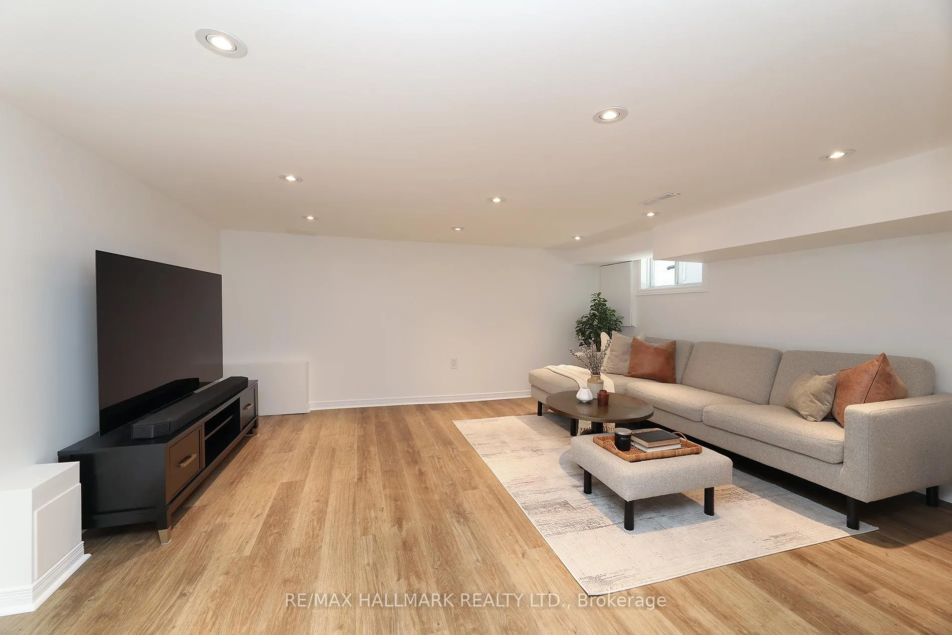 Photo 26 of 787 Sammon Avenue, Toronto, Danforth Village-East York — HOMEH