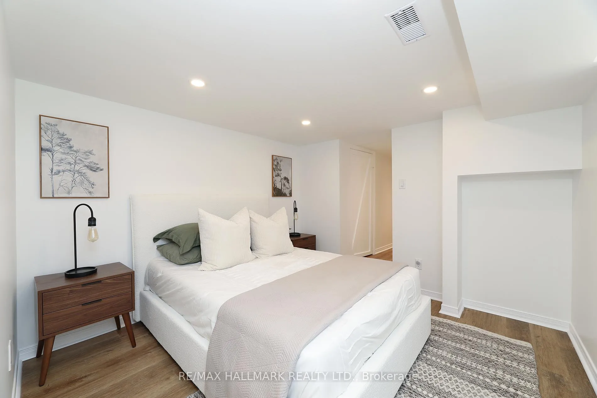 Photo 28 of 787 Sammon Avenue, Toronto, Danforth Village-East York — HOMEH