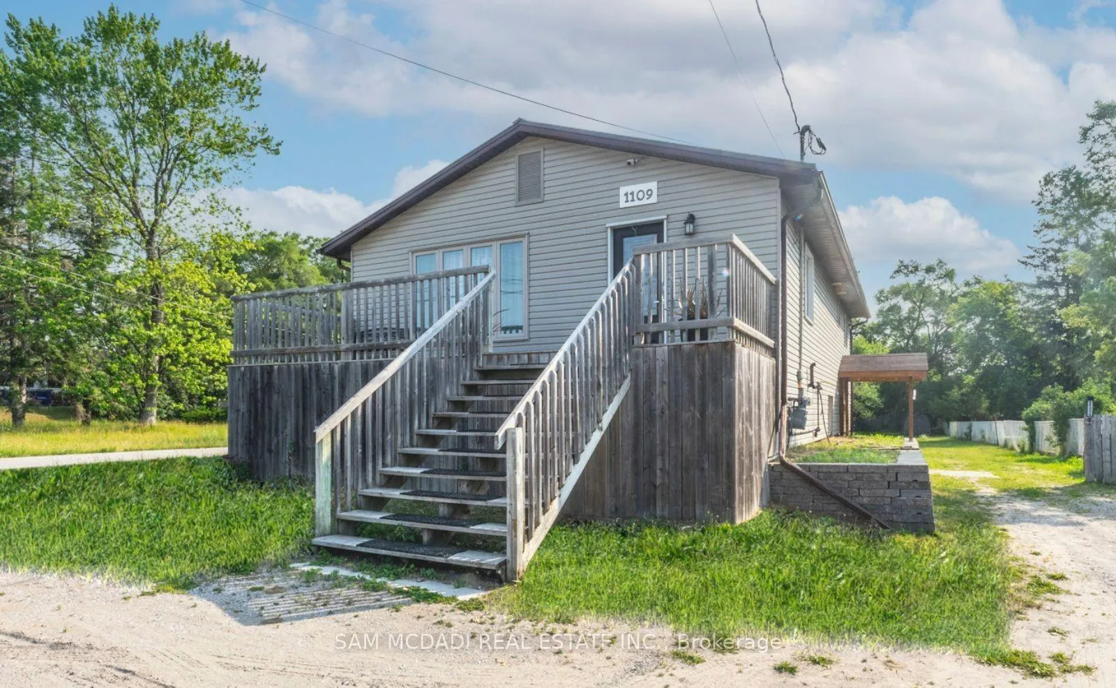 Photo 1 of 1109 Bayfield Street N, Springwater, Midhurst — HOMEH