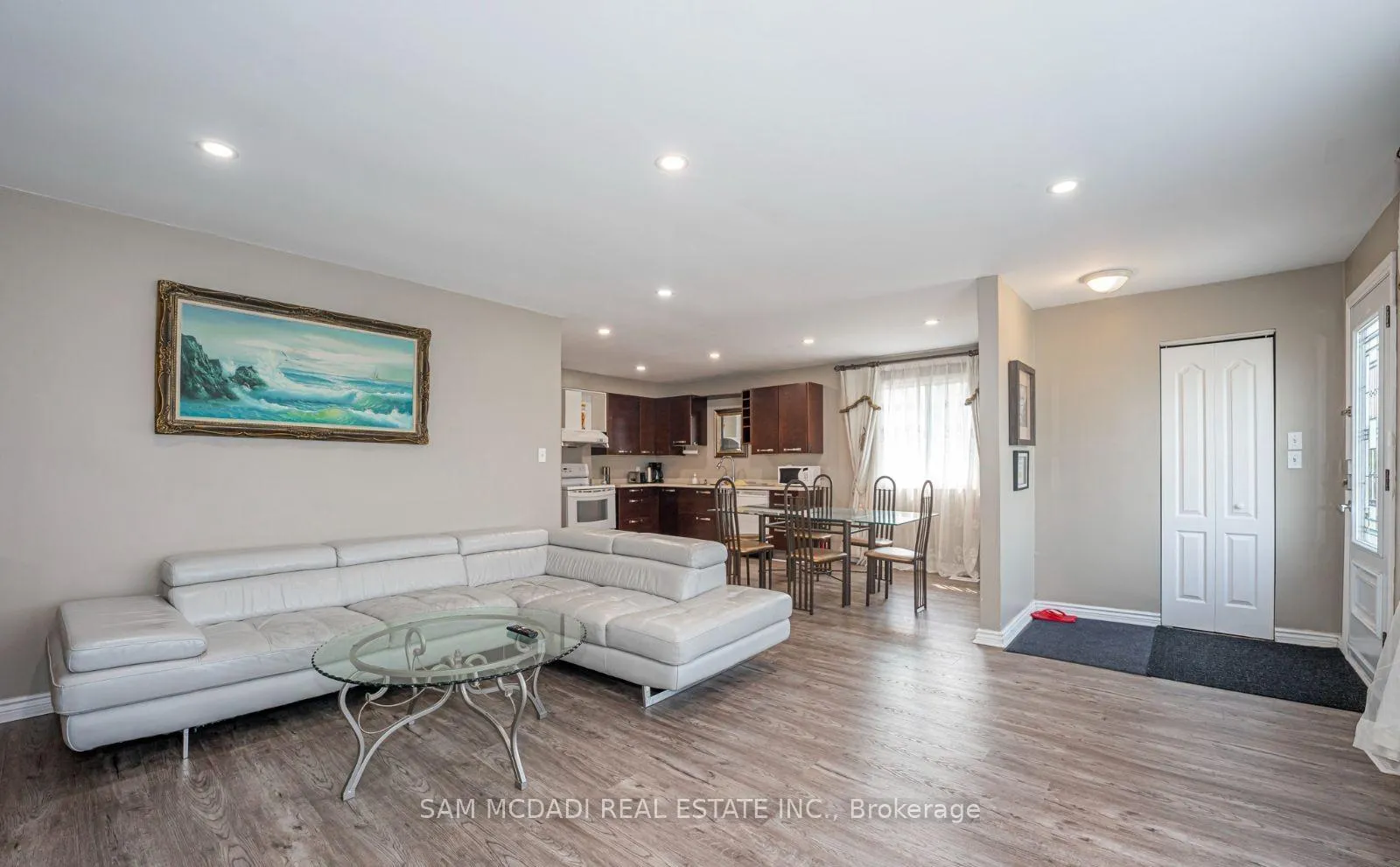 Photo 7 of 1109 Bayfield Street N, Springwater, Midhurst — HOMEH