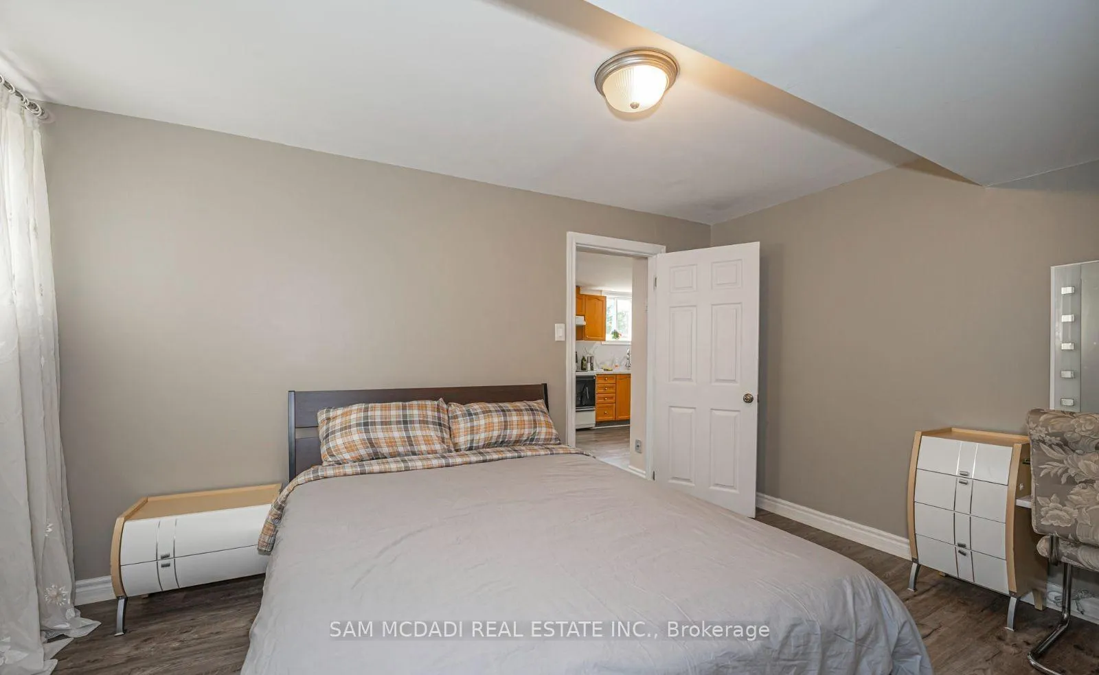 Photo 12 of 1109 Bayfield Street N, Springwater, Midhurst — HOMEH