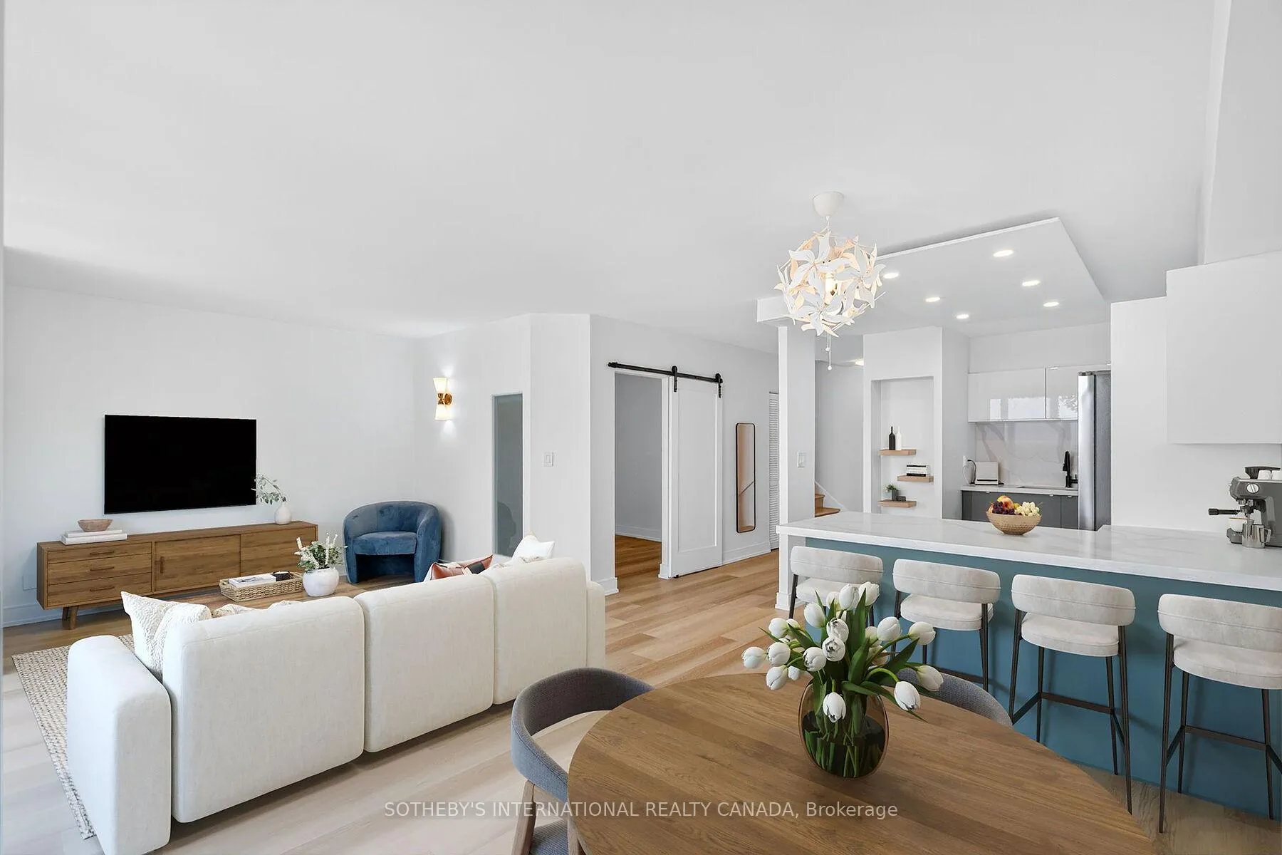 Photo 4 of Unit 1423, 33 Harbour Square, Toronto, Waterfront Communities — HOMEH