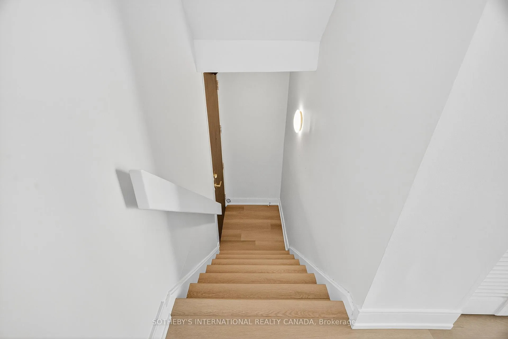 Photo 7 of Unit 1423, 33 Harbour Square, Toronto, Waterfront Communities — HOMEH