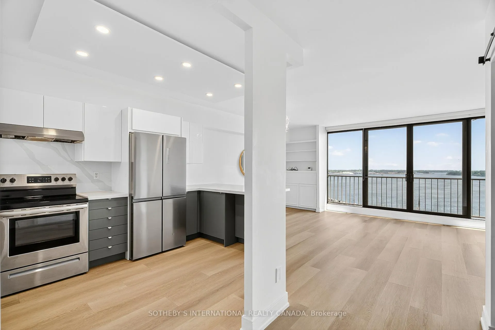 Photo 9 of Unit 1423, 33 Harbour Square, Toronto, Waterfront Communities — HOMEH