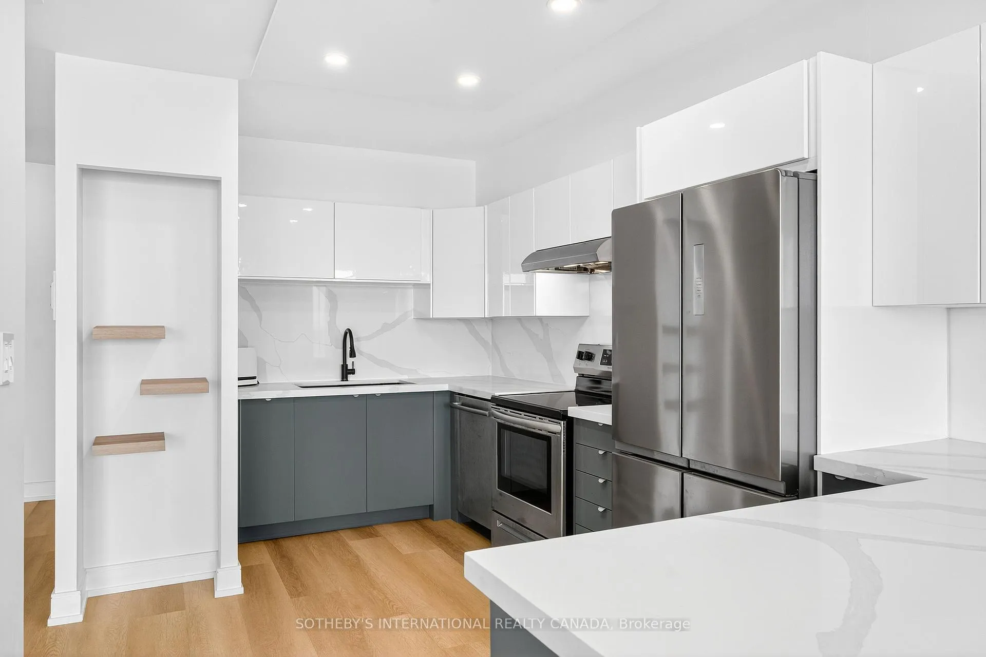 Photo 12 of Unit 1423, 33 Harbour Square, Toronto, Waterfront Communities — HOMEH