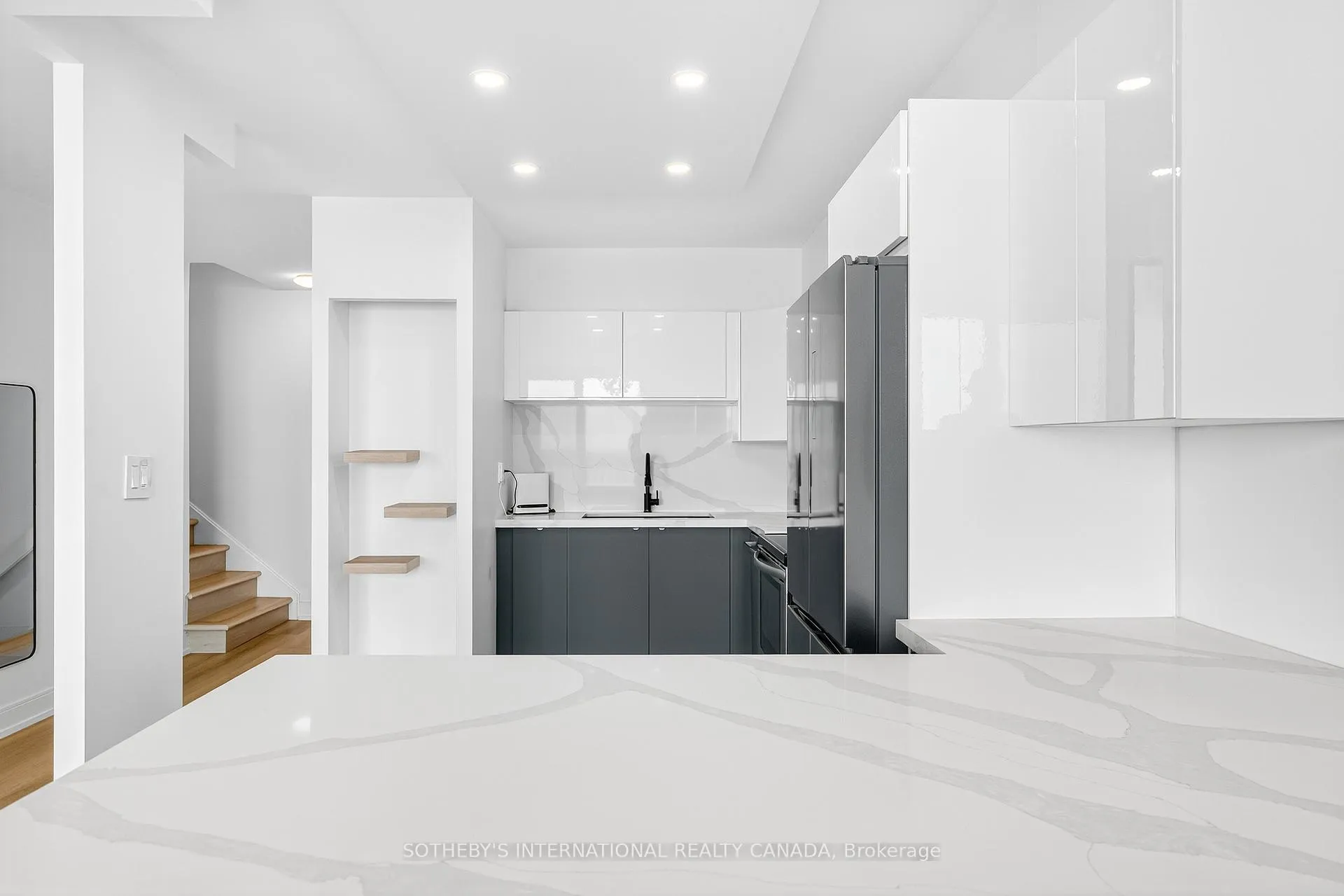 Photo 13 of Unit 1423, 33 Harbour Square, Toronto, Waterfront Communities — HOMEH