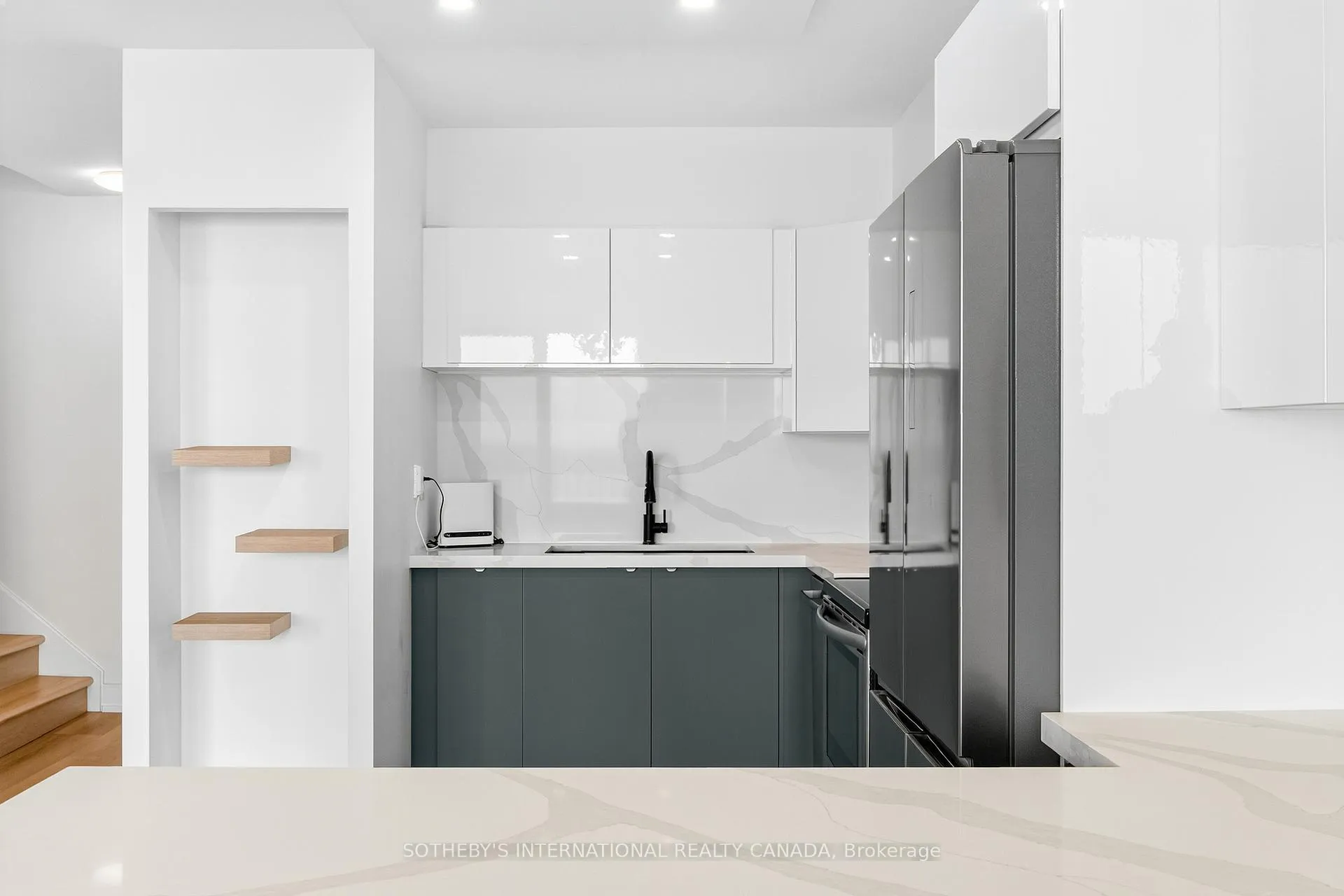 Photo 14 of Unit 1423, 33 Harbour Square, Toronto, Waterfront Communities — HOMEH