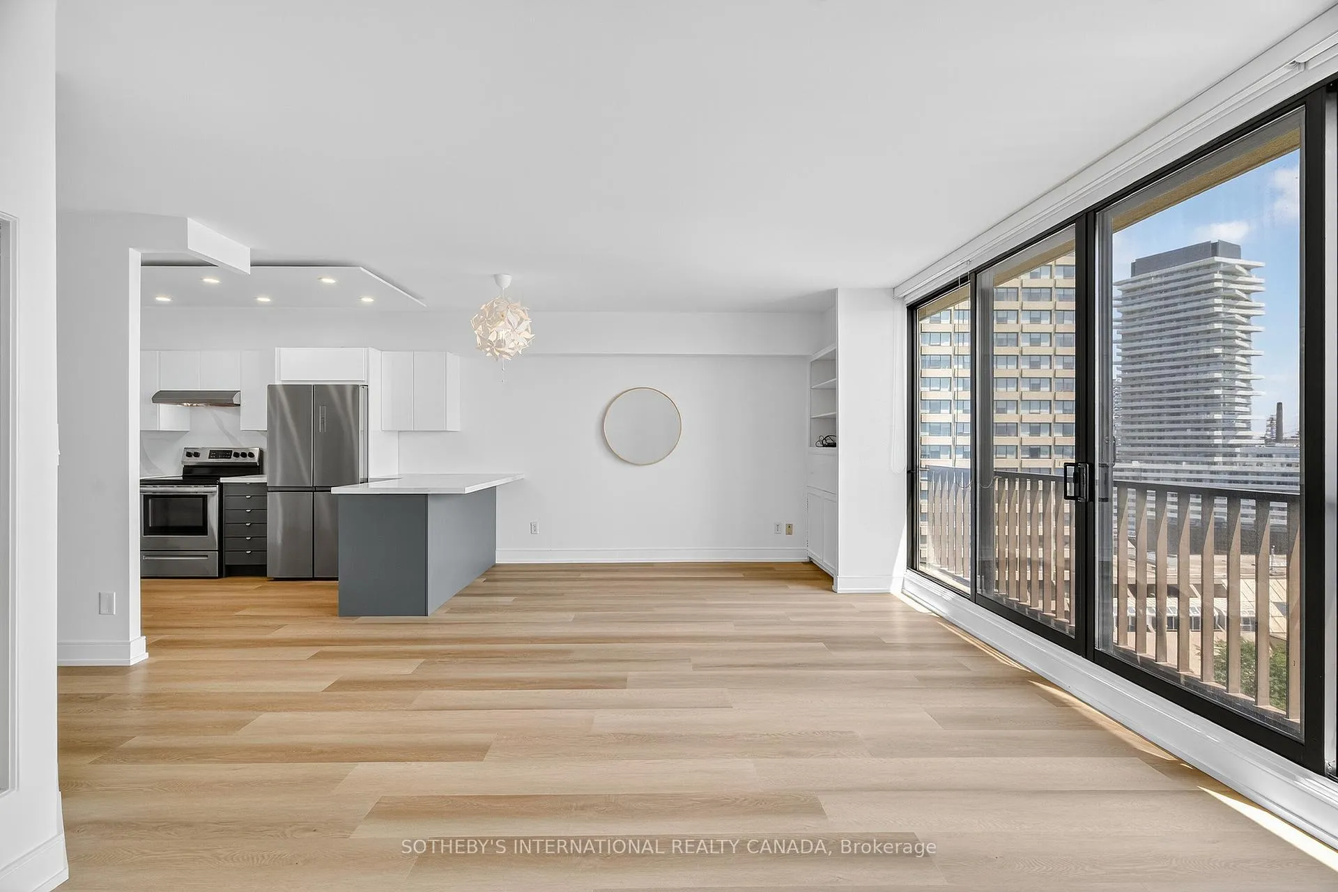 Photo 18 of Unit 1423, 33 Harbour Square, Toronto, Waterfront Communities — HOMEH