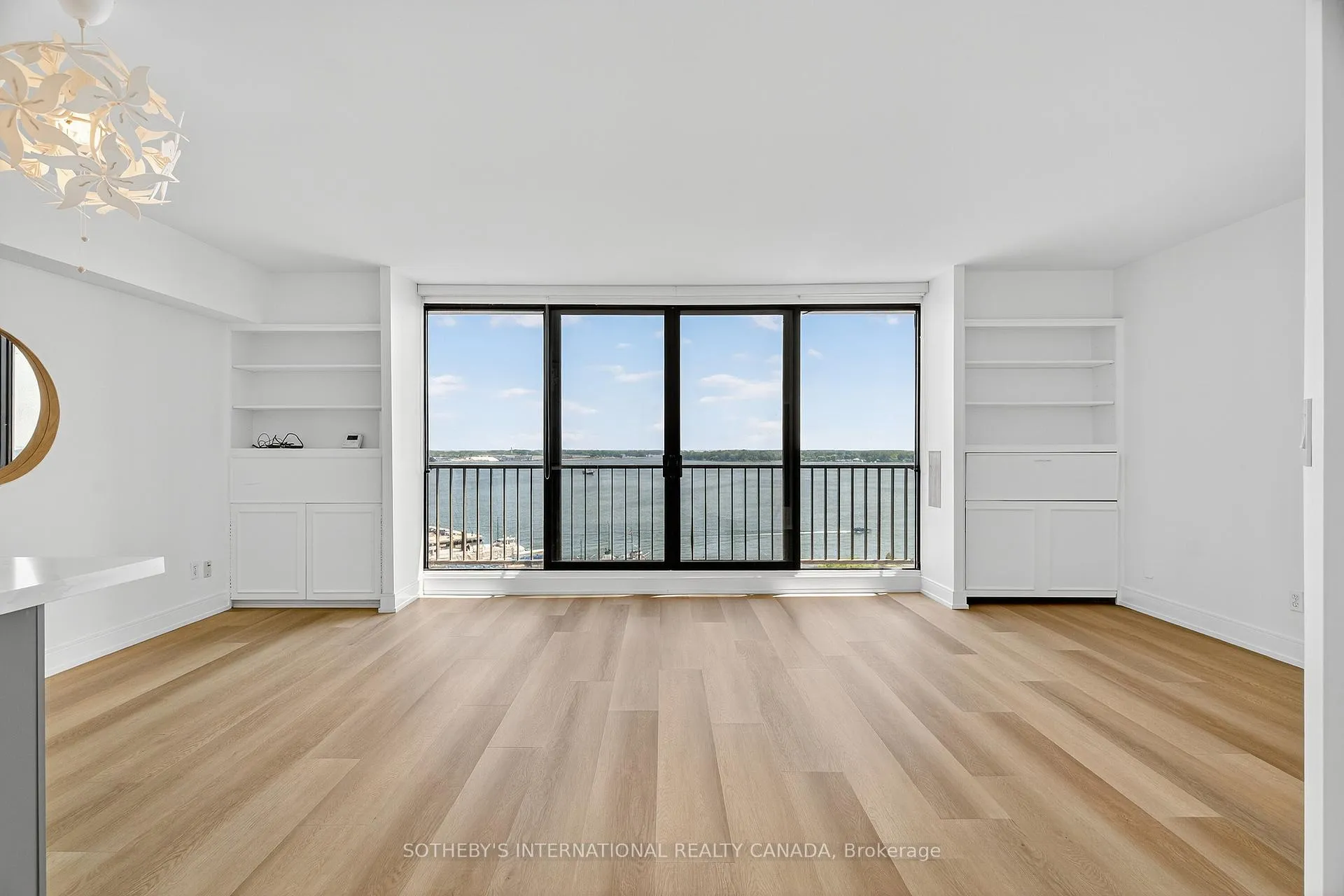 Photo 19 of Unit 1423, 33 Harbour Square, Toronto, Waterfront Communities — HOMEH