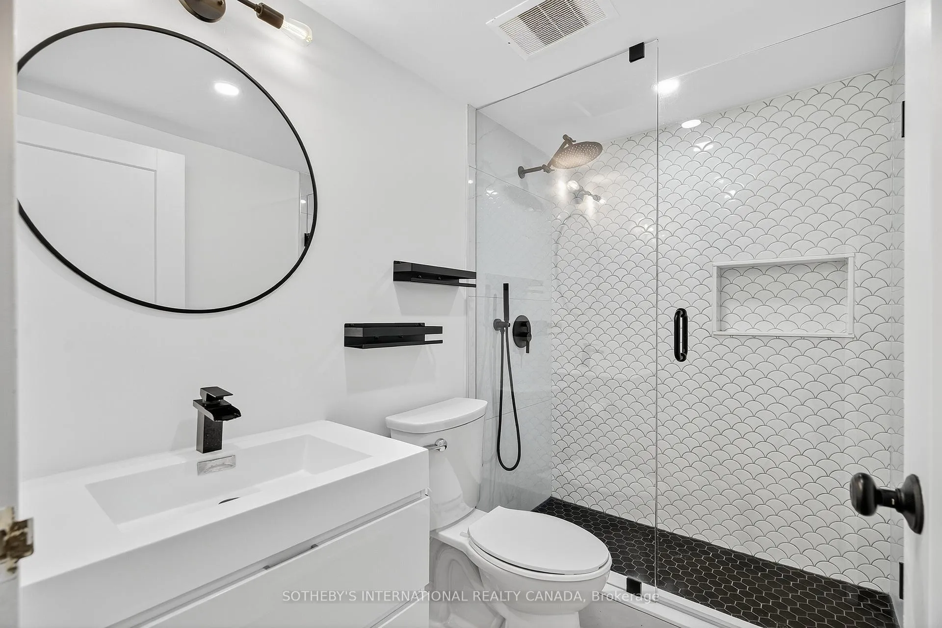 Photo 29 of Unit 1423, 33 Harbour Square, Toronto, Waterfront Communities — HOMEH